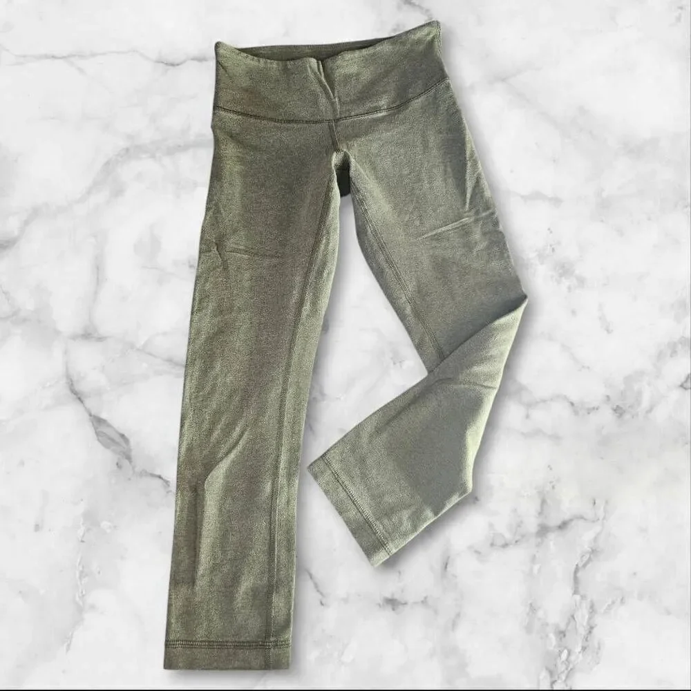 Lululemon Size 4 Wunder Under